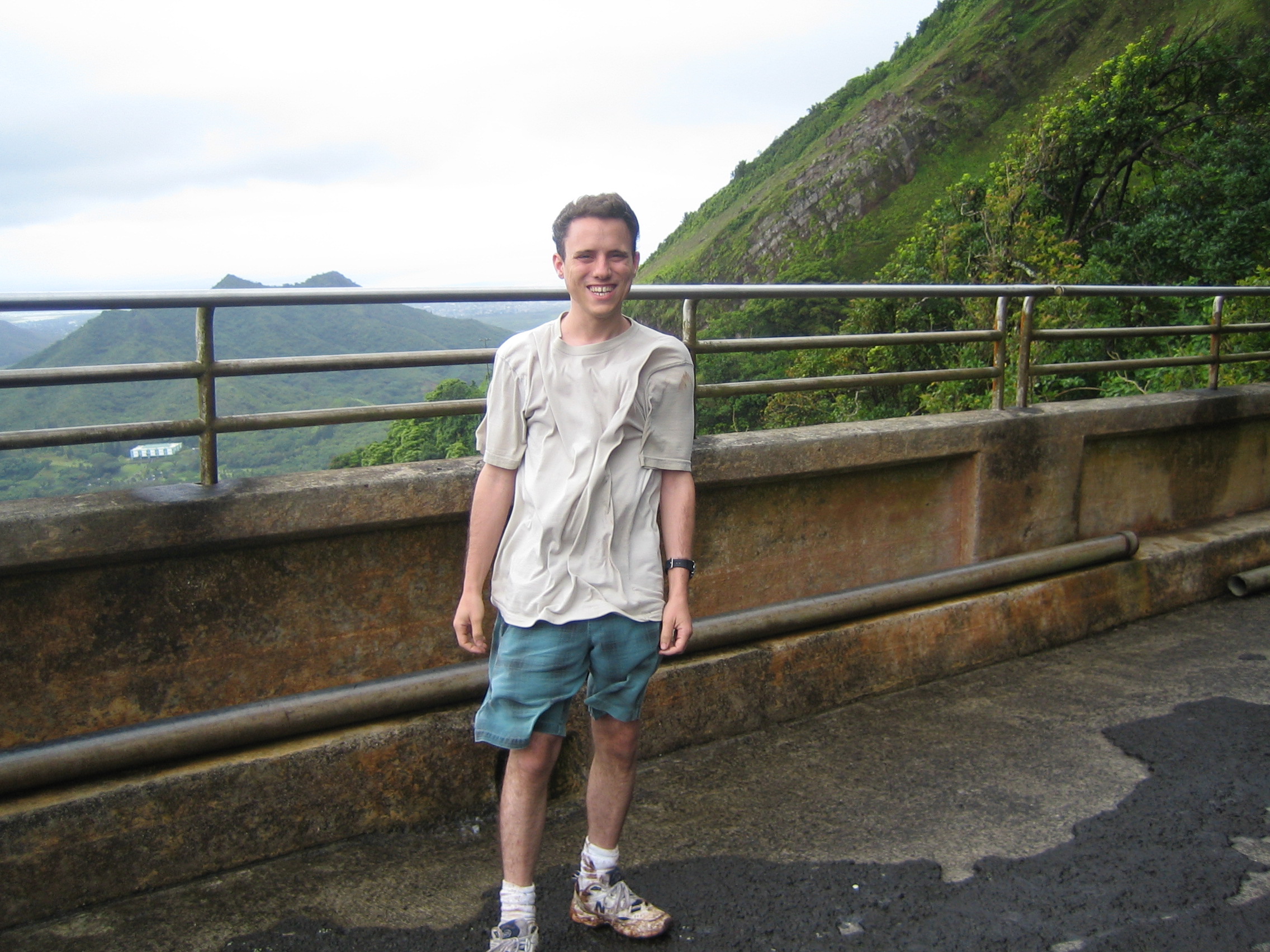 Pali Overlook - Windy